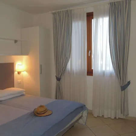 Daire Spacious With Terraces And Fireplace Bibione