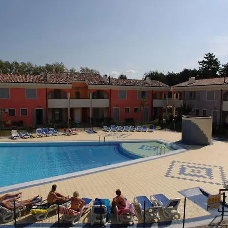 Spacious With Terraces And Fireplace Διαμέρισμα