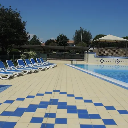 Spacious With Terraces And Fireplace Διαμέρισμα *