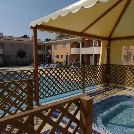 Spacious With Terraces And Fireplace Διαμέρισμα Μπιμπιόνε