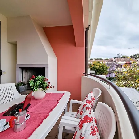 Spacious With Terraces And Fireplace Bibione